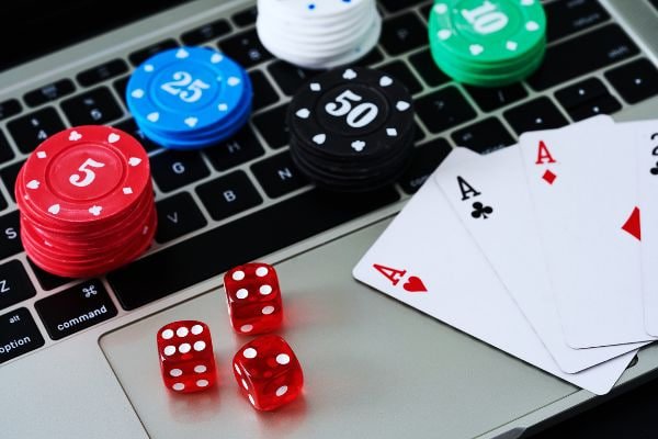 Antarmuka layanan pelanggan mawartotot di perangkat mobile dengan akses mudah dan cepat